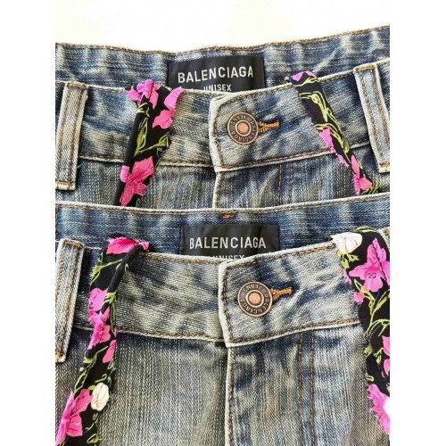 BALENCIAGA 2024FW Hand-painted Totem Printed Baggy Jeans BALENCIAGA 2024FW Hand-painted Totem Printed Baggy Jeans
