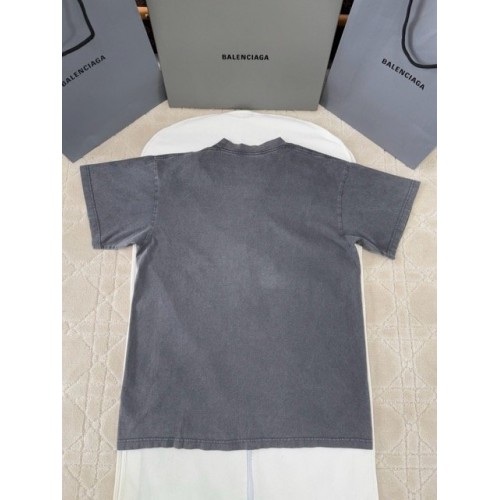 BALENCIAGA 2025SS Grunge Washed Old Night Scene Short Sleeve BALENCIAGA 2025SS Grunge Washed Old Night Scene Short Sleeve
