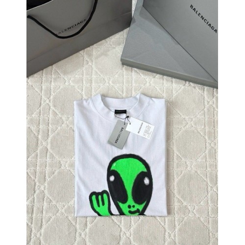 BALENCIAGA 25SS Alien Dissolving Smiley Face Fluorescent Short Sleeves - White BALENCIAGA 25SS Alien Dissolving Smiley Face Fluorescent Short Sleeves - White