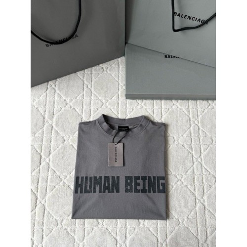 BALENCIAGA 25SS Distressed Grey Printed Short Sleeves BALENCIAGA 25SS Distressed Grey Printed Short Sleeves