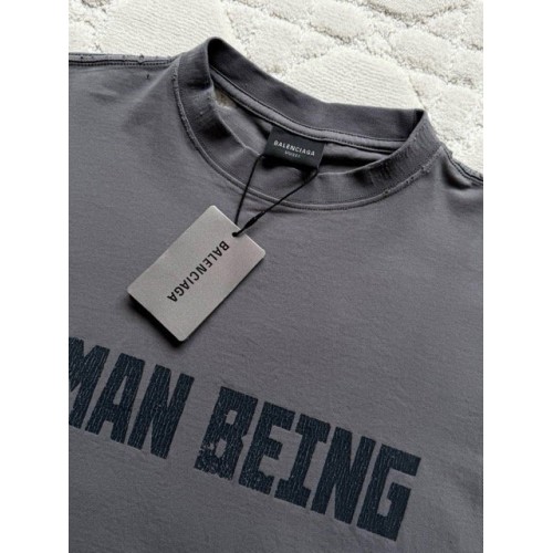 BALENCIAGA 25SS Distressed Grey Printed Short Sleeves BALENCIAGA 25SS Distressed Grey Printed Short Sleeves