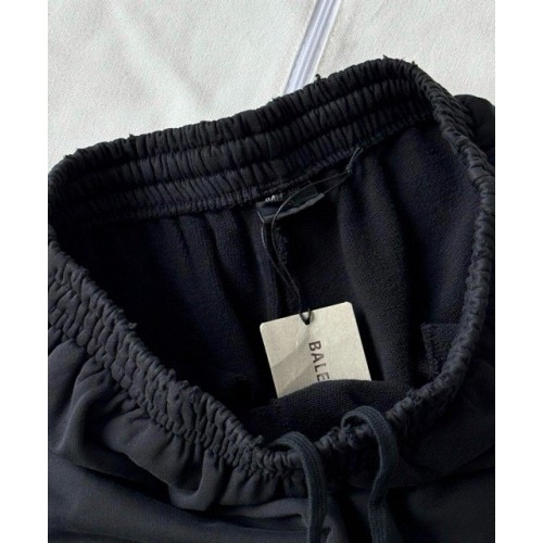 BALENCIAGA 25SS Rhinestone Destroyed Shorts Pants - Black BALENCIAGA 25SS Rhinestone Destroyed Shorts Pants - Black