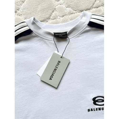 BALENCIAGA 25SS Shoulder Bar Round Neck Short - White BALENCIAGA 25SS Shoulder Bar Round Neck Short - White