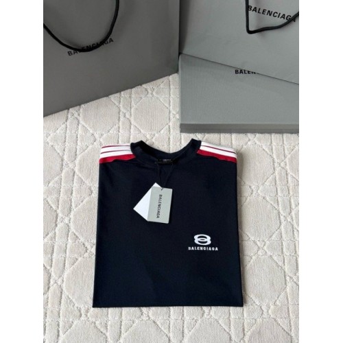 BALENCIAGA 25SS Shoulder Bar Round Neck Short Sleeve - Black BALENCIAGA 25SS Shoulder Bar Round Neck Short Sleeve - Black