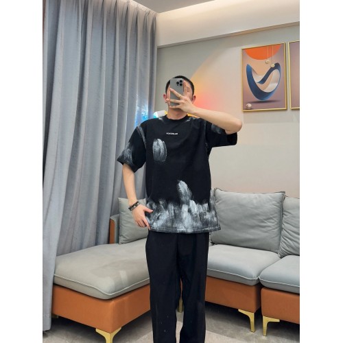 BALENCIAGA Painted T-Shirt - Black Oversized