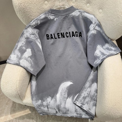 BALENCIAGA Painted T-Shirt - Grey Oversized