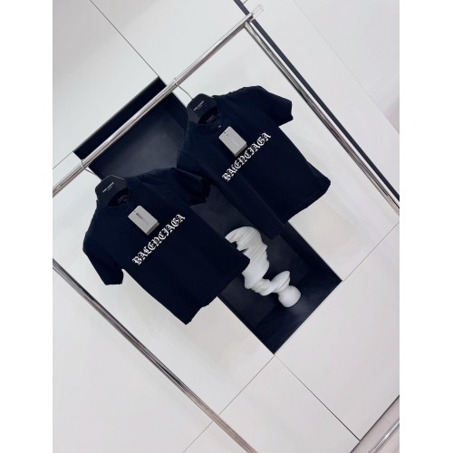 BALENCIAGA Ripped Print Short Sleeve - Black