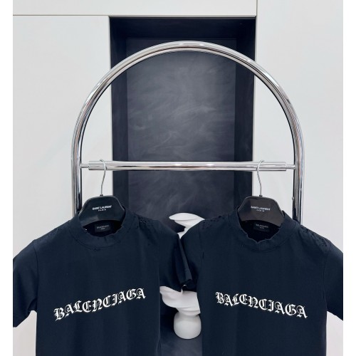 BALENCIAGA Ripped Print Short Sleeve - Black