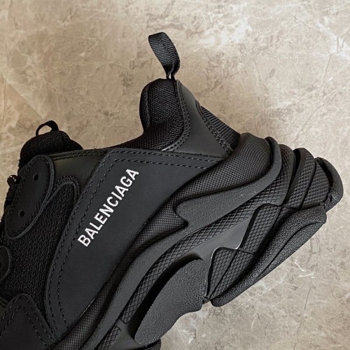 BALENCIAGA Triple S Sneaker - Black