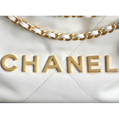 CHANEL 22 Hobo Bag