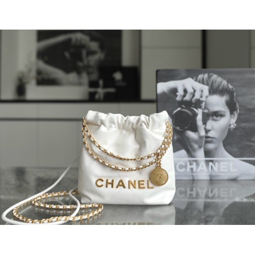 CHANEL 22 Hobo Bag
