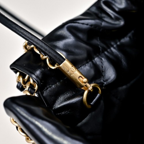 CHANEL 22 Mini Handbag - Calfskin Gold Black