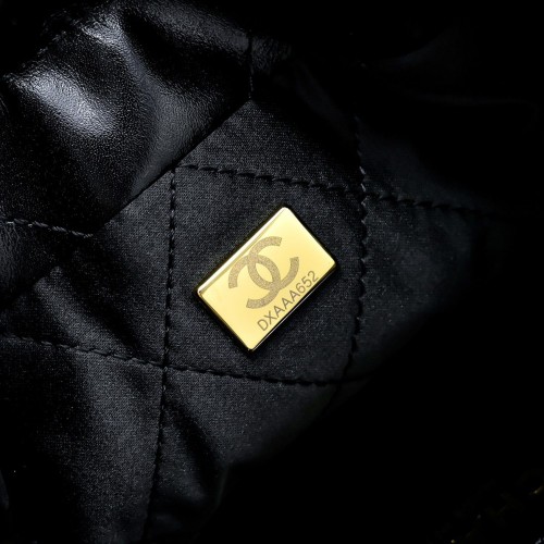 CHANEL 22 Mini Handbag - Calfskin Gold Black