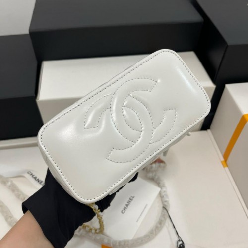 CHANEL 23P Vanity Case - Small White Lambskin