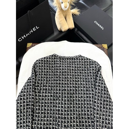 CHANEL 25C Houndstooth Woven Chanel Style Jacket CHANEL 25C Houndstooth Woven Chanel Style Jacket
