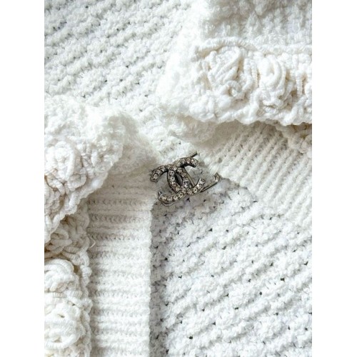 CHANEL 25P Woven Cardigan - White CHANEL 25P Woven Cardigan - White