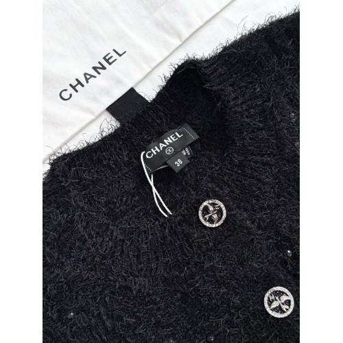 CHANEL 25S Feather Cardigan - Black