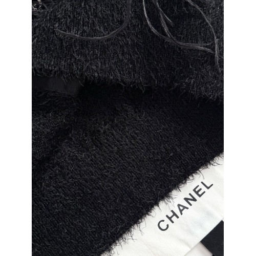 CHANEL 25S Feather Cardigan - Black
