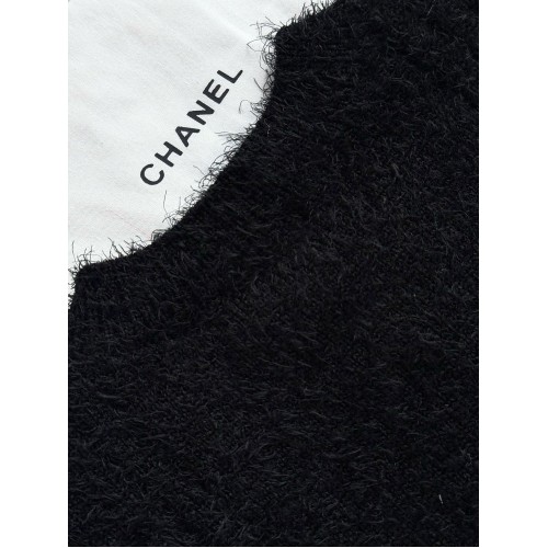 CHANEL 25S Feather Cardigan - Black