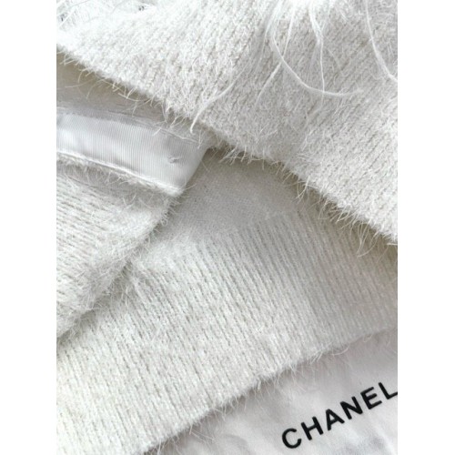CHANEL 25S Feather Cardigan - White CHANEL 25S Feather Cardigan - White