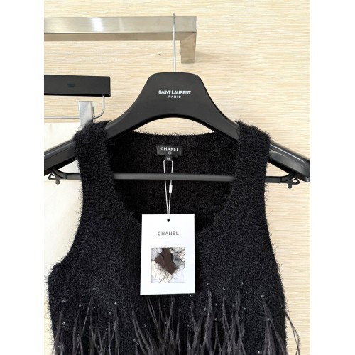 CHANEL 25S Feather Vest - Black