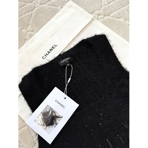CHANEL 25S Feather Vest - Black
