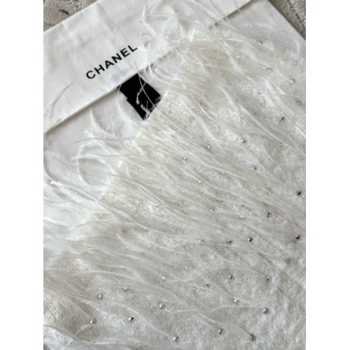 CHANEL 25S Feather Vest - White CHANEL 25S Feather Vest - White