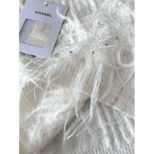 CHANEL 25S Feather Vest - White CHANEL 25S Feather Vest - White