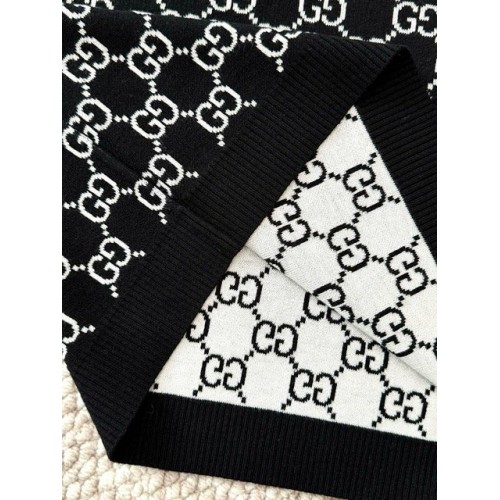 GUCCI 25SS Reversible Jacquard Knit Polo Short Sleeve - White and Black GUCCI 25SS Reversible Jacquard Knit Polo Short Sleeve - White and Black