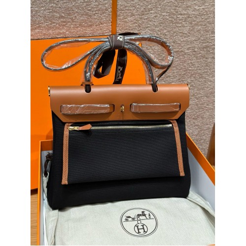 HERMES Herbag Zip 31 - Navy with Gold Hardware HERMES Herbag Zip 31 - Navy with Gold Hardware