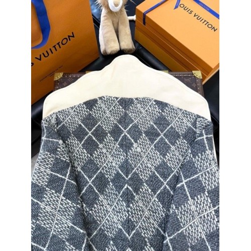 LV 2025SS Early Spring New Coarse Flower Woven Plaid Jacket LV 2025SS Early Spring New Coarse Flower Woven Plaid Jacket
