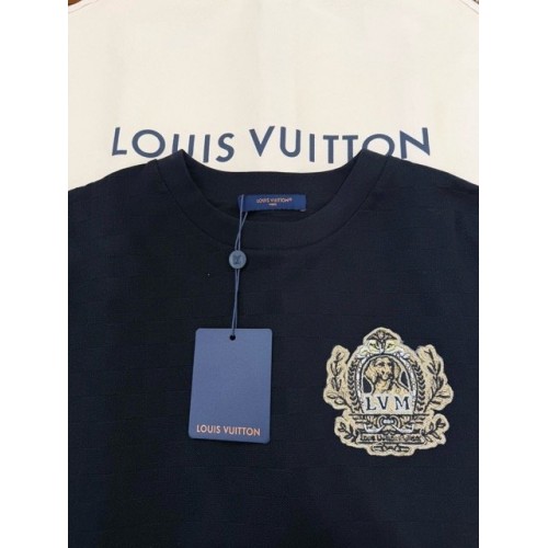 LV 2025SS Golden Dog Seal Round Neck Short Sleeve LV 2025SS Golden Dog Seal Round Neck Short Sleeve