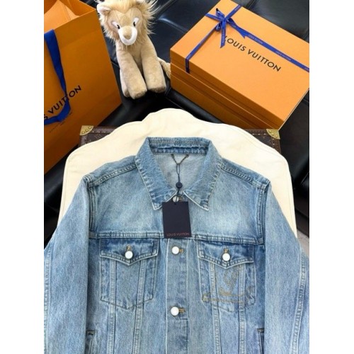 LV 2025SS Pocket Embroidery Washed Denim Jacket - Light Blue LV 2025SS Pocket Embroidery Washed Denim Jacket - Light Blue