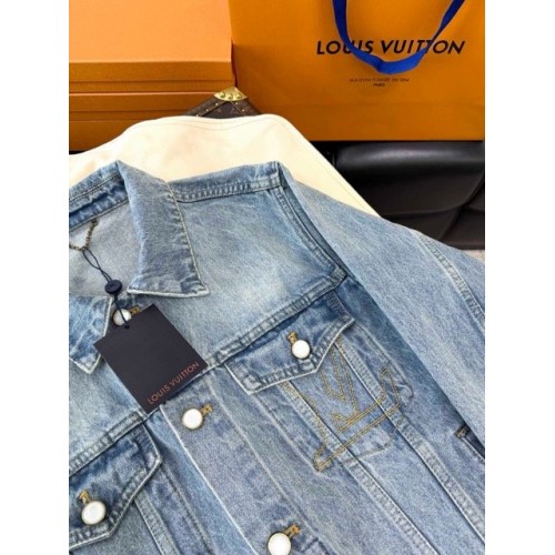 LV 2025SS Pocket Embroidery Washed Denim Jacket - Light Blue LV 2025SS Pocket Embroidery Washed Denim Jacket - Light Blue