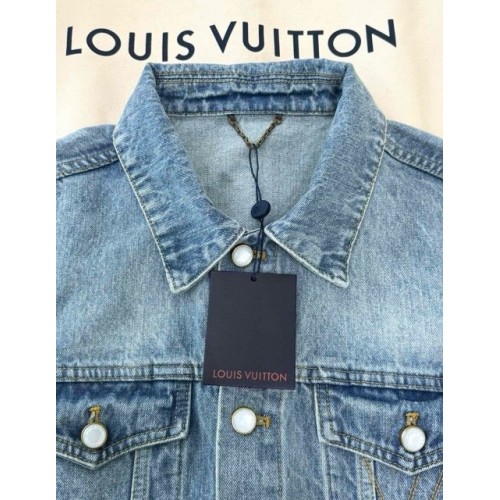 LV 2025SS Pocket Embroidery Washed Denim Jacket - Light Blue LV 2025SS Pocket Embroidery Washed Denim Jacket - Light Blue
