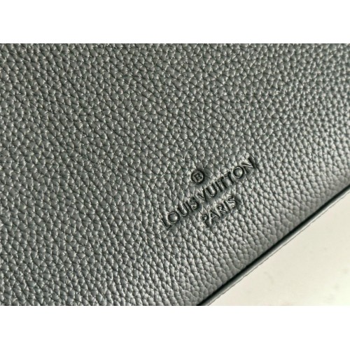 LV Takeoff Messenger PM - Black LV Takeoff Messenger PM - Black