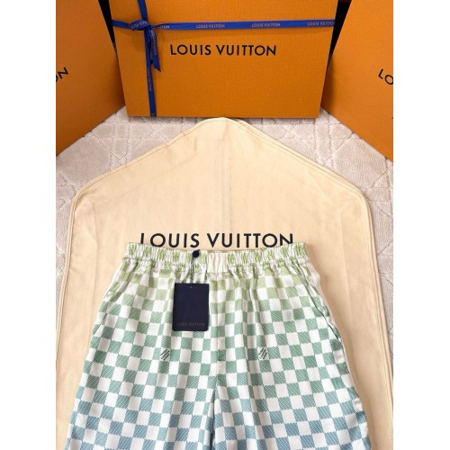 Lv 25SS Early Spring New Color Checkerboard Shorts Pants