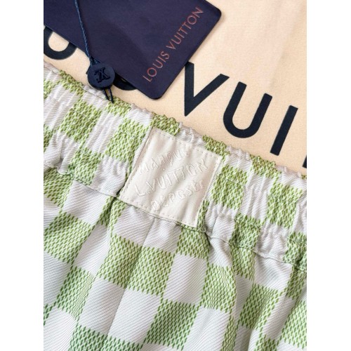 Lv 25SS Early Spring New Color Checkerboard Shorts Pants