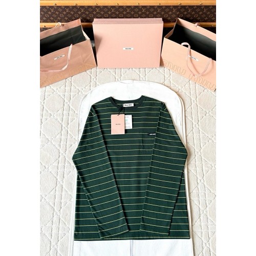 MIU MIU 2025SS Striped Pocket Slogan Long Sleeve - Green MIU MIU 2025SS Striped Pocket Slogan Long Sleeve - Green