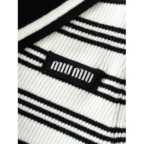 MIU MIU 25SS Bowknot V-neck Short Sleeve Polo - White with Black MIU MIU 25SS Bowknot V-neck Short Sleeve Polo - White with Black