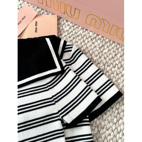 MIU MIU 25SS Bowknot V-neck Short Sleeve Polo - White with Black MIU MIU 25SS Bowknot V-neck Short Sleeve Polo - White with Black