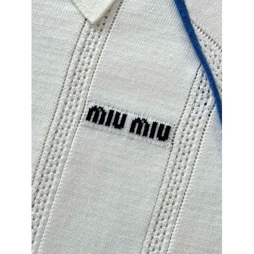 MIU MIU 25SS Preppy Small Logo Knit Polo - White with Blue MIU MIU 25SS Preppy Small Logo Knit Polo - White with Blue