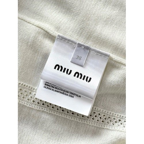 MIU MIU 25SS Preppy Small Logo Knit Polo - White with Blue MIU MIU 25SS Preppy Small Logo Knit Polo - White with Blue