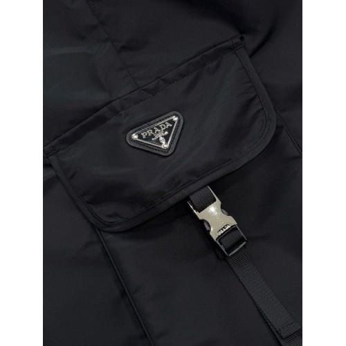 PRADA 25SS Triangle Logo Multifunctional Pocket Shorts - Black PRADA 25SS Triangle Logo Multifunctional Pocket Shorts - Black