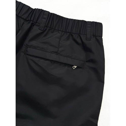 PRADA 25SS Triangle Logo Multifunctional Pocket Shorts - Black PRADA 25SS Triangle Logo Multifunctional Pocket Shorts - Black