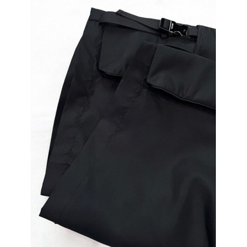 PRADA 25SS Triangle Logo Multifunctional Pocket Shorts - Black PRADA 25SS Triangle Logo Multifunctional Pocket Shorts - Black