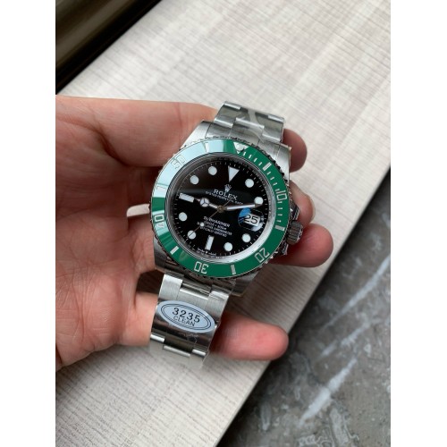 ROLEX Submariner Date 116610LV - 41MM (Hulk)