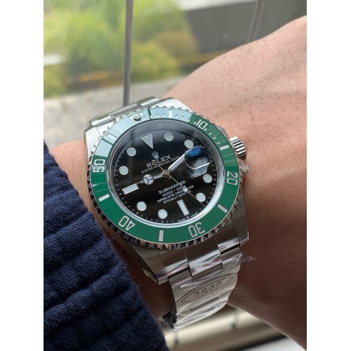 ROLEX Submariner Date 116610LV - 41MM (Hulk)